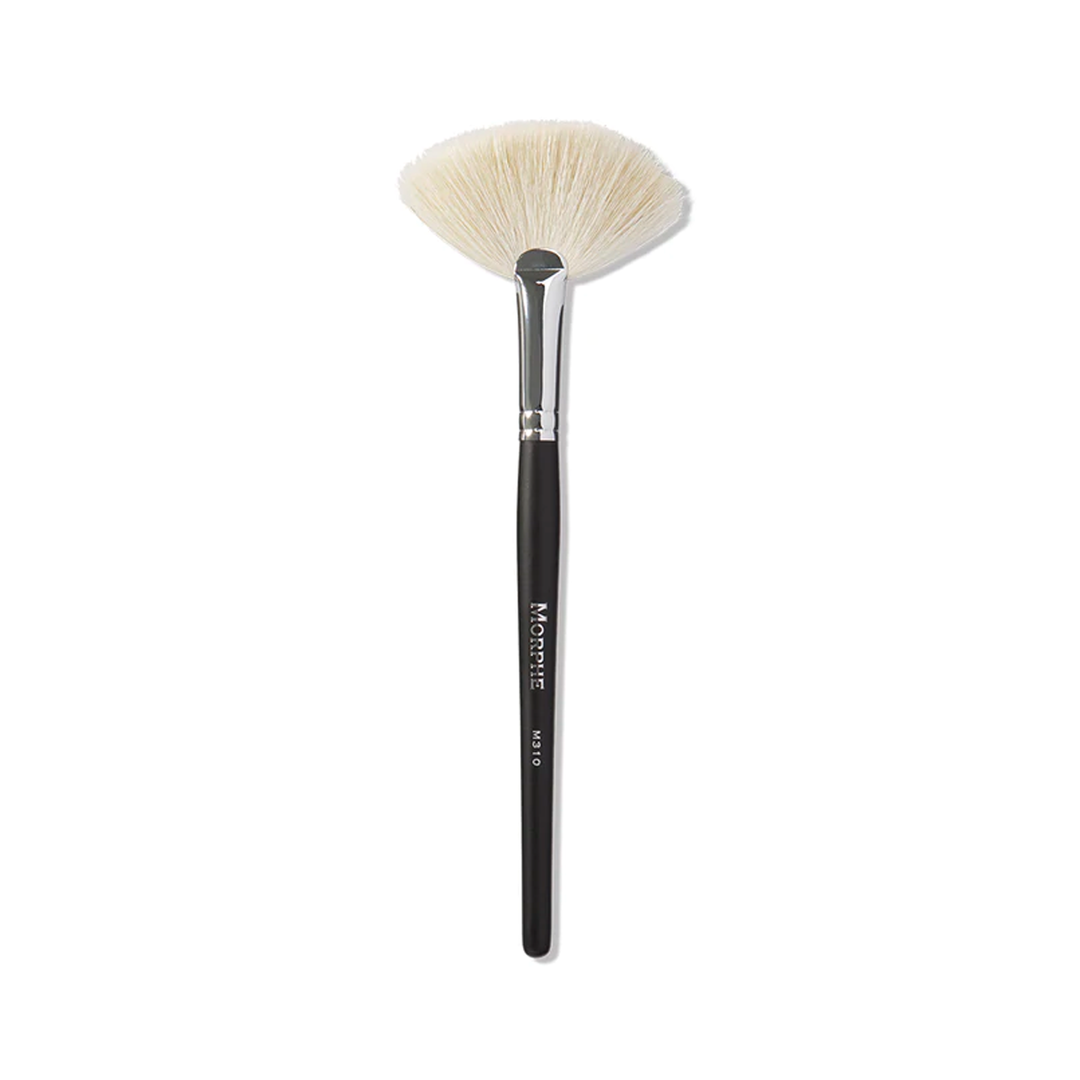 M310 - Large Soft Fan Highlighter Brush